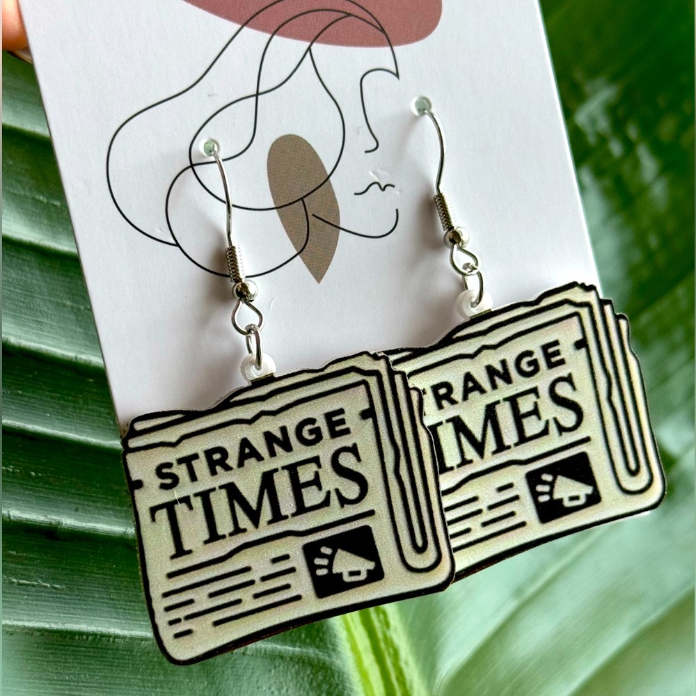 Magazine news earrings new